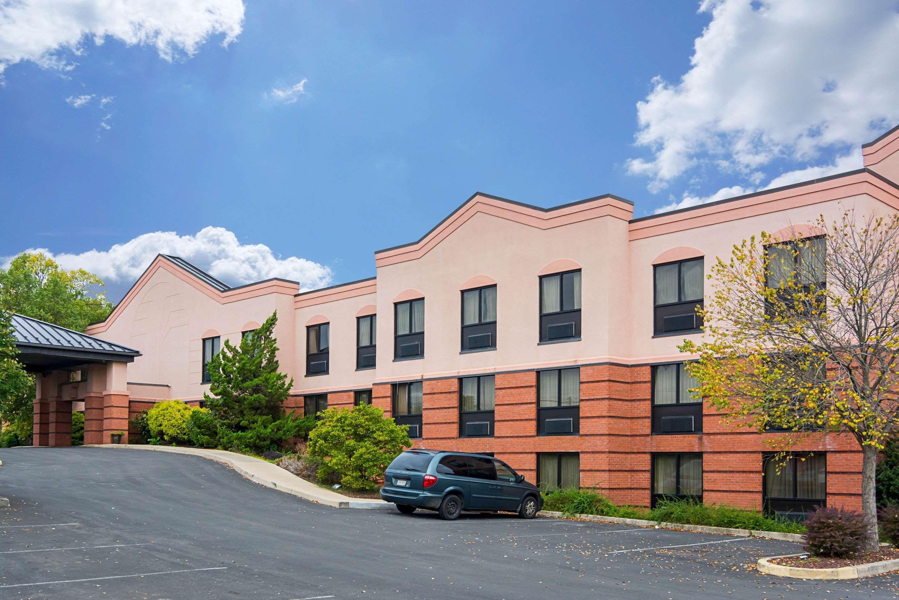 Quality Inn & Suites Kearneysville - Martinsburg Exterior foto