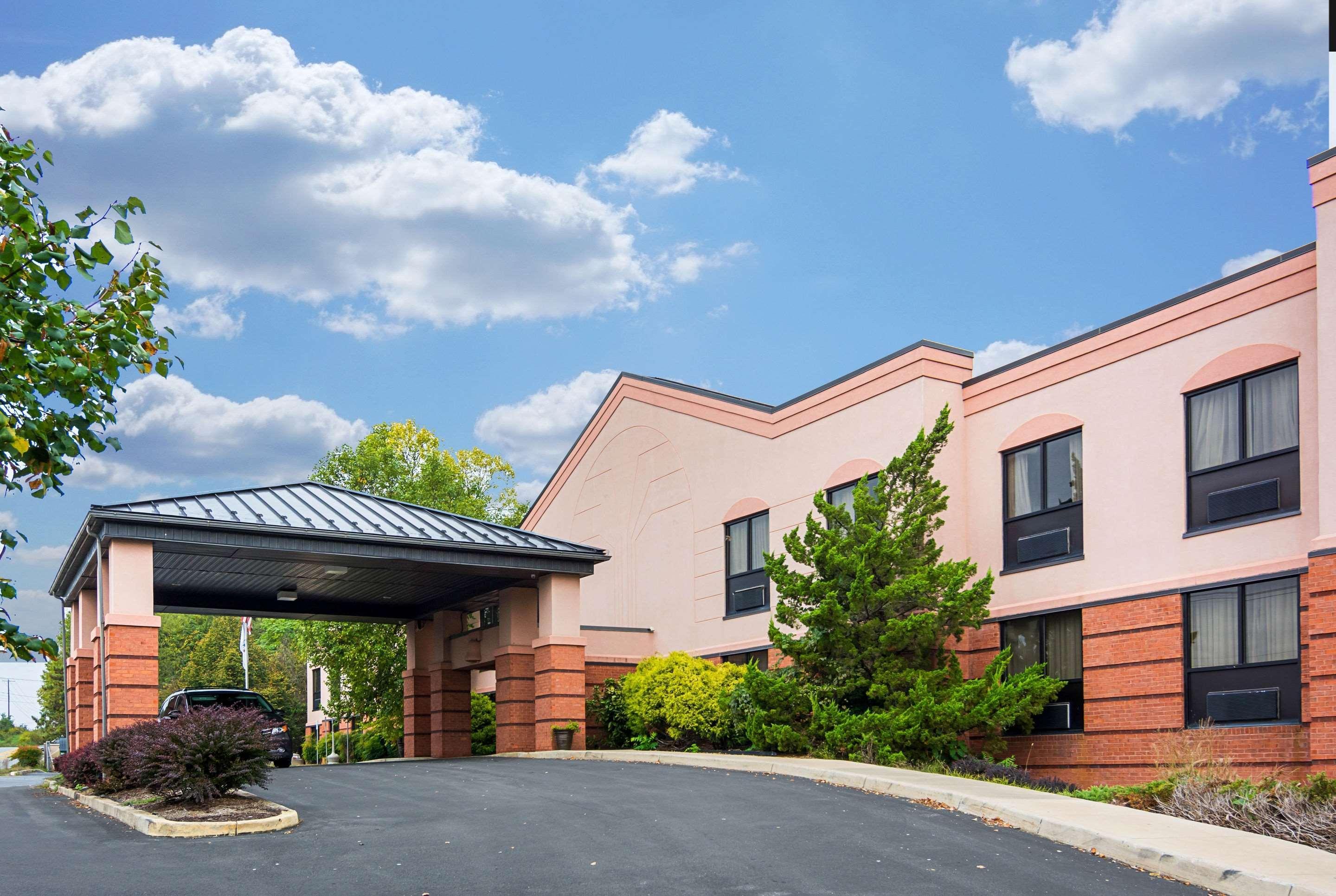 Quality Inn & Suites Kearneysville - Martinsburg Exterior foto