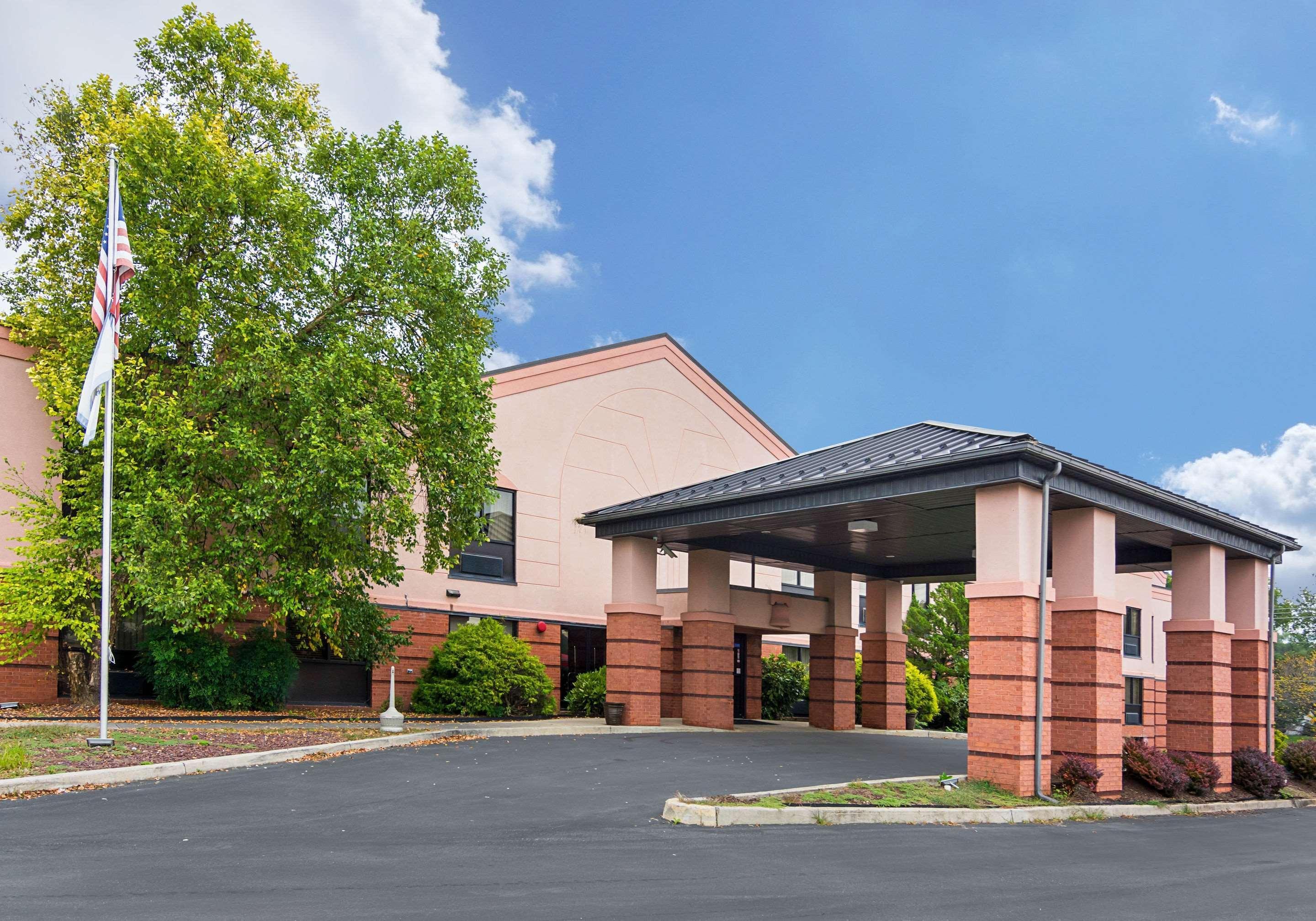 Quality Inn & Suites Kearneysville - Martinsburg Exterior foto